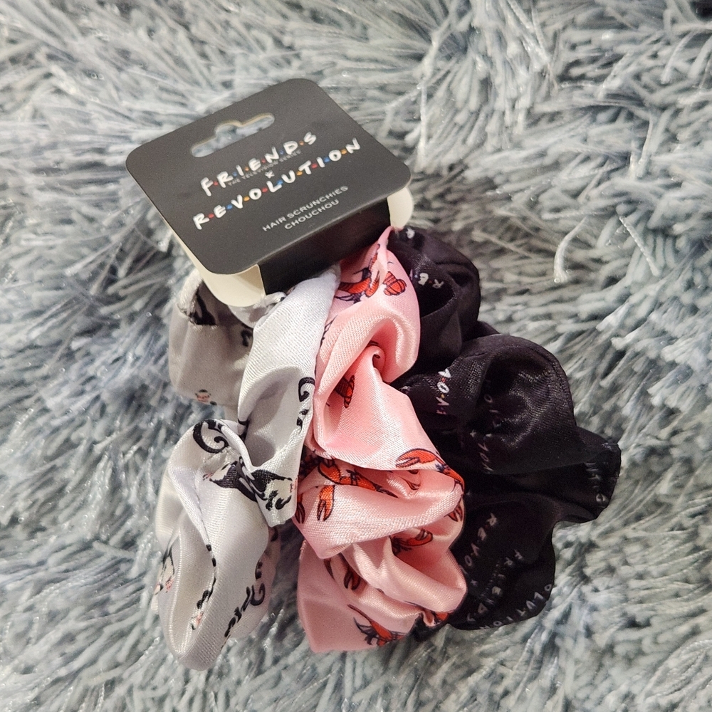 Makeup Revolution Friends Scrunchies